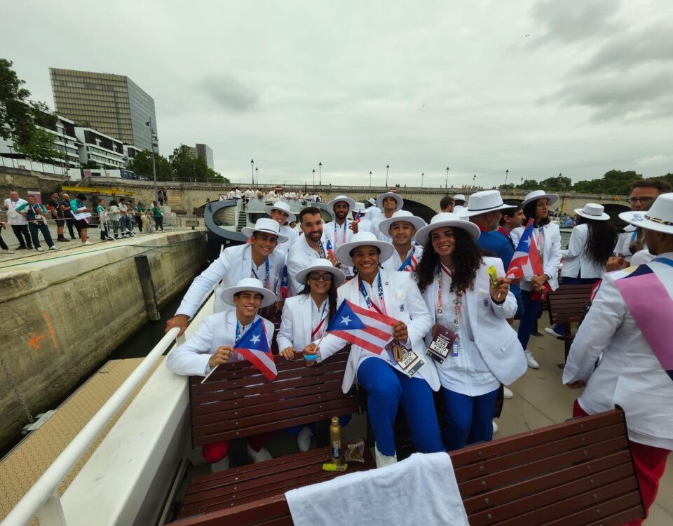 Atletas de Puerto Rico en la ceremonia de apertura de París 2024